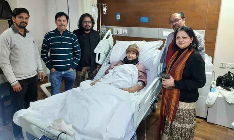 হাসপাতালে ভর্তি তসলিমা নাসরিন, মরনোত্তর দেহ দানের অঙ্গীকার !