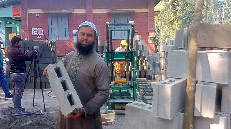 ইকো ব্রিকসে ভাগ্য বদল ঠাকুরগাঁওয়ের সিদ্দিকের