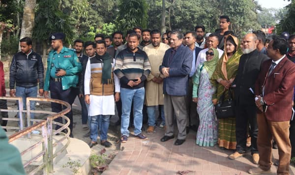 নতুন বরিশাল গড়ার অঙ্গীকার নিয়ে ছুটে চলছেন মেয়র খোকন