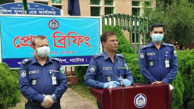 লালপুর থেকে উদ্ধার অজ্ঞাত নারীর পরিচয়সহ ঘাতক স্বামীকে আটক