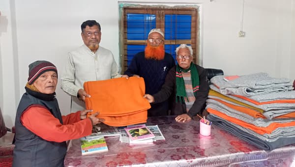 কাউখালীতে শীত বস্ত্র বিতরণ