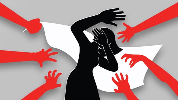 এবার চলন্ত ট্রেনে স্কুলছাত্রী ধর্ষণ