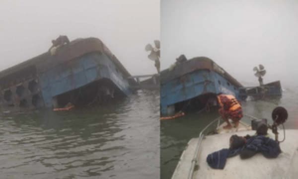 পদ্মায় ফেরিডুবি: উদ্ধারে রওনা দিয়েছে হামজা ও রুস্তম