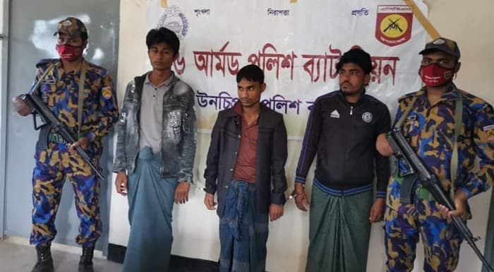 টেকনাফে চার রোহিঙ্গা সন্ত্রাসী আটক