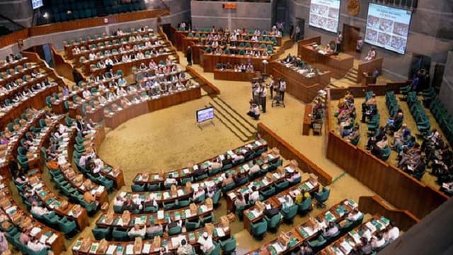 সংসদে দাবি শিক্ষাপ্রতিষ্ঠান খুলে দেয়ার