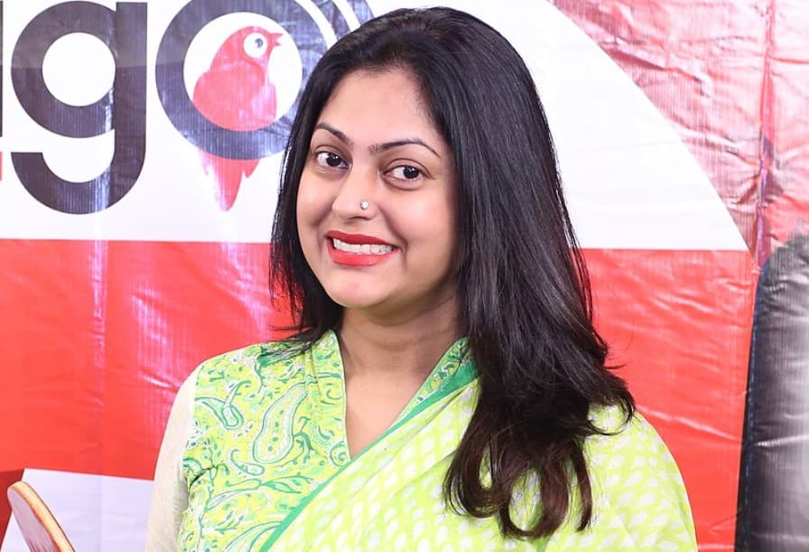 নির্বাচনের মাঠে নিপুণ