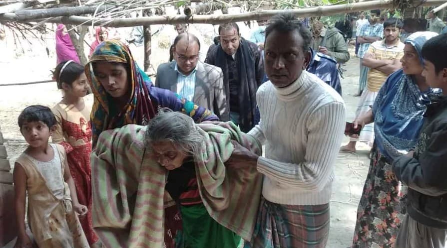 গোয়াল ঘর থেকে নিজগৃহে ঠাঁই পেলেন ৯২ বছরের বৃদ্ধা