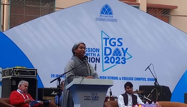 স্মার্ট বাংলাদেশ গড়তে শিক্ষার্থীদের স্মার্ট হতে হবে: শিক্ষামন্ত্রী