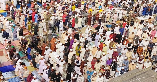 লাখো মুসল্লির অংশগ্রহণে তুরাগতীরে জুমার নামাজ অনুষ্ঠিত