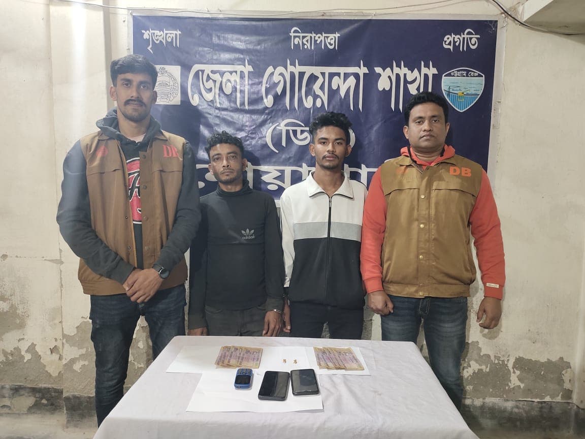 পল্লী চিকিৎসকসহ গৃহবধূর নগ্ন ভিডিও ধারণ করে চাঁদাবাজি, গ্রেপ্তার ২