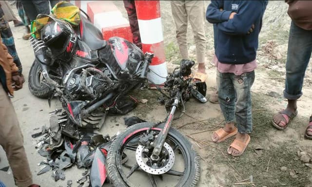 নসিমন-মোটরসাইকেলের সংঘর্ষ, বাবা-ছেলের মৃত্যু