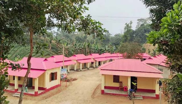 বিশ্বে নতুন ইতিহাস, একসঙ্গে ঘর পাচ্ছে ৭০ হাজার পরিবার