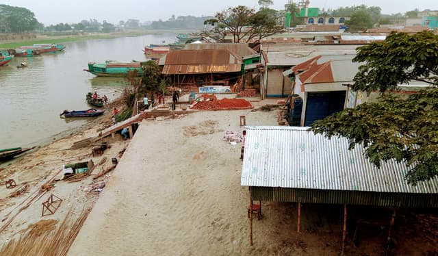 অরুয়াইলে তিতাসের ভাগ্য বদলায়নি' বেড়েছে দখল দূষণ