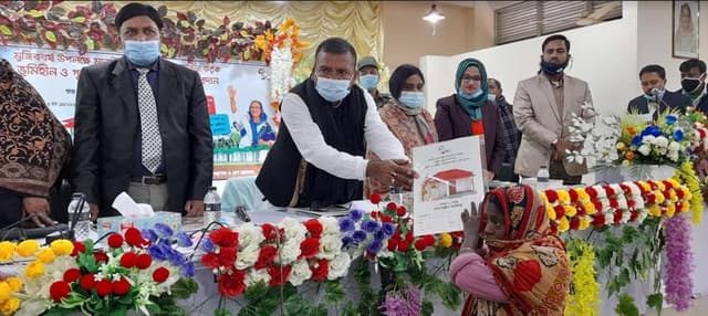 শেখ হাসিনা এখন সবার আশ্রয় ও নিভর্রতার প্রতীক :এমপি বকুল