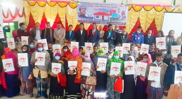 কালীগঞ্জে ৩৬ জন গৃহহীন পরিবার পেল প্রধান মন্ত্রীর দেওয়া ঘর
