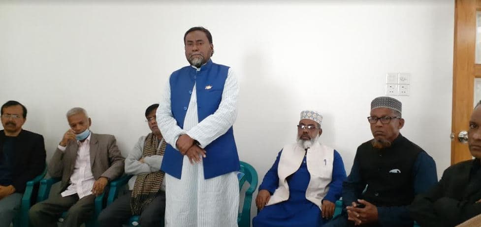 নেছারাবাদে আওয়ামীলীগের মেয়র প্রার্থীর সংবাদ সম্মেলন