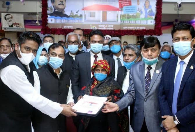 বরিশালে আপন নিবাস পেলেন ১০০৯টি ভূমিহীন পরিবার