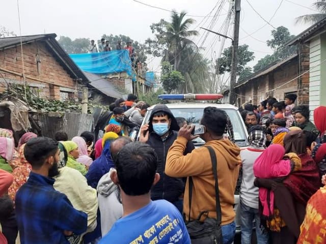 নাটোরে স্ত্রী-কন্যাকে শ্বাসরোধ করে হত্যা, স্বামী আটক