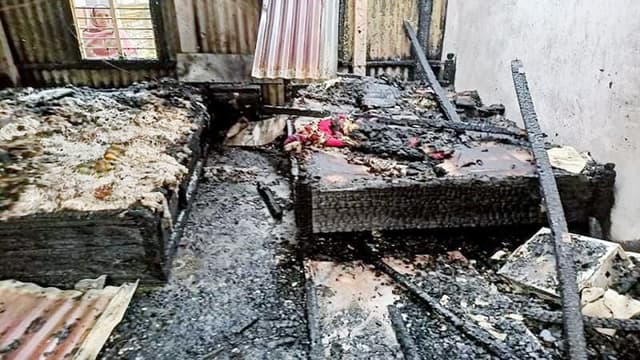 ভূঞাপুরে আগুনে পুড়ল চেয়ারম্যানের বাসভবন, দগ্ধ বৃদ্ধা
