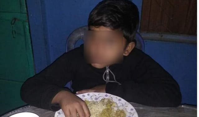 এতিম ভাইকে ট্রেনে তুলে দিলেন ভাই-ভাবি!