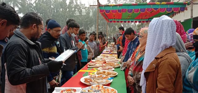 লালপুরে পিঠা উৎস