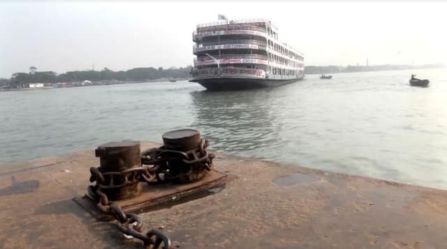 বরিশাল-ঢাকা রুটে লঞ্চ শ্রমিকদের কর্মবিরতি