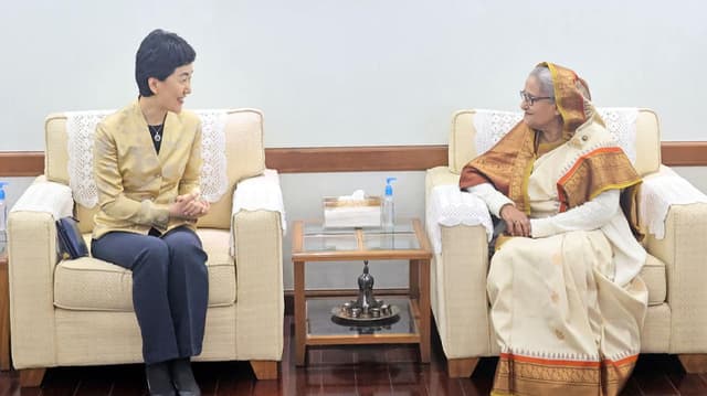 প্রধানমন্ত্রীর সঙ্গে চীনের প্রতিনিধি দলের সৌজন্য সাক্ষাৎ