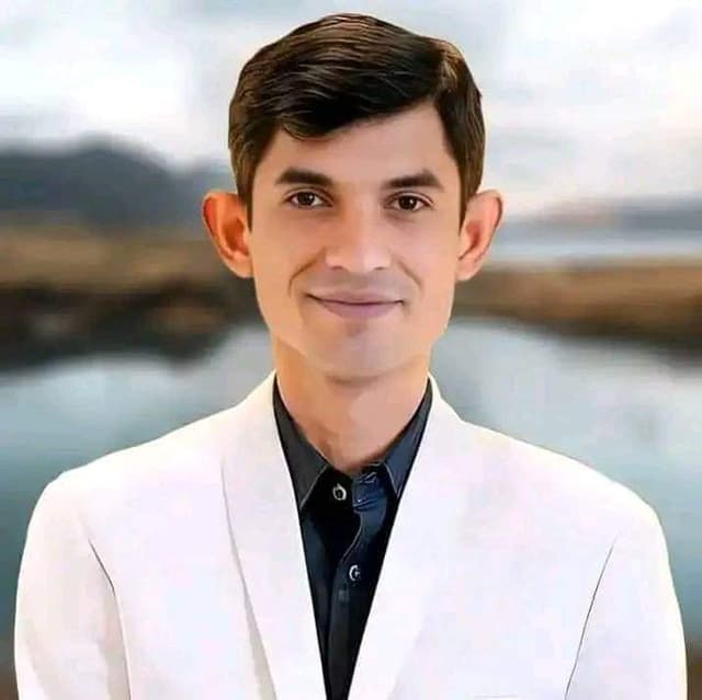 মঠবাড়িয়ার খাসমহল লতীফ ইনষ্টিটিউশনের সভাপতি আশরাফুর রহমান