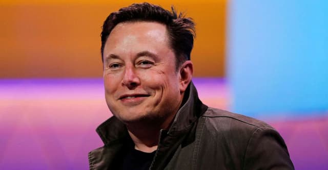 নাম বদলে ইলন মাস্ক এখন মিস্টার টুইট