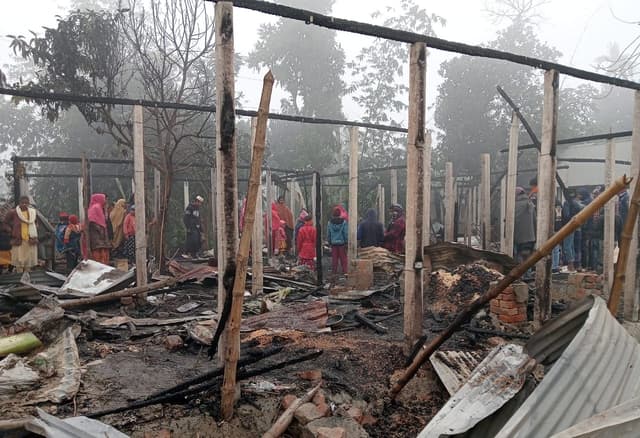 ভূরুঙ্গামারীতে অগ্নিকান্ডে নগদ দেড় লাখ টাকা সহ আটটি ঘর ভস্মীভূত