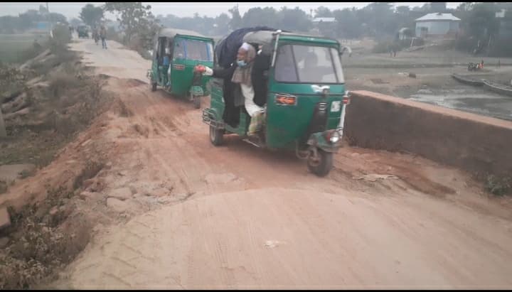 সরাইল-অরুযাইল রাস্তা'র আগা-নিস ভালো, পেট খারাপ!