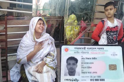 ভাইয়ের পা ধরে মাফ চেয়েও বাঁচতে পারলেন না