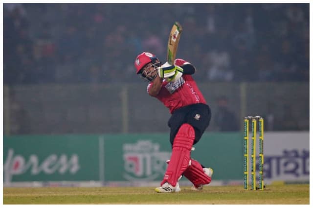 চট্টগ্রামকে হারিয়ে শীর্ষে ফরচুন বরিশাল