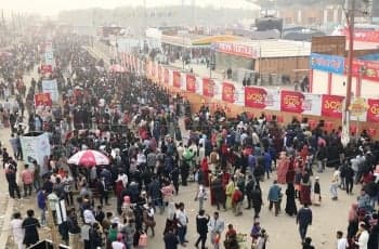 ছুটির দিনে বাণিজ্য মেলায় দর্শনার্থীদের ঢল