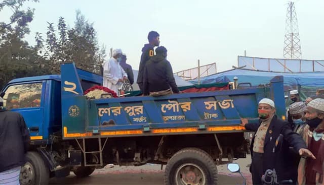 বীর মুক্তিযোদ্ধার মরদেহ বহন ময়লার ট্রাকে ! ক্ষোভ