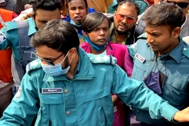হিরো আলমকে এফডিসিতে ঢুকতে দেয়নি পুলিশ