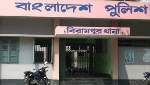 বাবার কাছে টাকা চেয়ে না পেয়ে আত্মহত্যা করল ছেলে