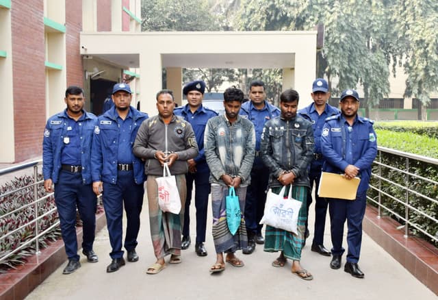 নওগাঁয় জবাই করে হত্যার ঘটনায় তিনজন গ্রেফতার
