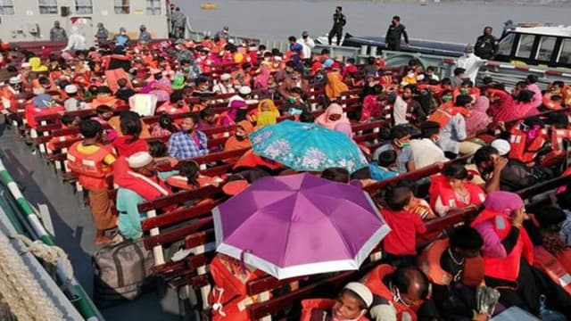 ১৭৭৮ জন রোহিঙ্গাকে নিয়ে ভাসানচরের উদ্দেশ্যে চারটি জাহাজ