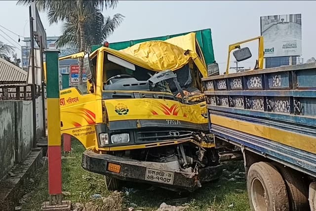 সিরাজগঞ্জের সড়ক দুর্ঘটনায় নিহত ২