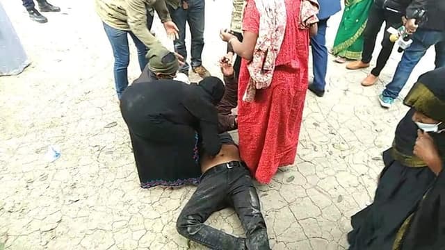হরিণাকুন্ডুতে নৌকার এজেন্টকে কুপিয়ে জখম, গ্রেপ্তার কাউন্সিলর প্রার্থী