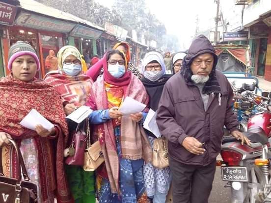 মাঘের শীতে বাঘ মরে সেই শীত উপেক্ষা করে প্রচার প্রচারণায় প্রার্থীরা