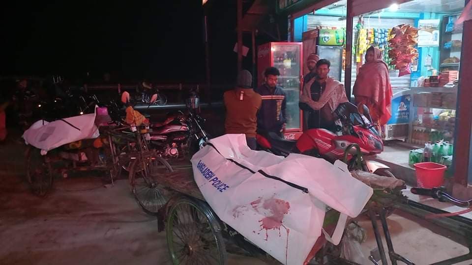 শিবচরে বাস প্রাইভেটকারের সংঘর্ষে নিহত ৪