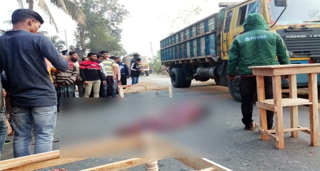 কালীগঞ্জে এলপি গ্যাসের গাড়ি চাপায় নারীর মৃত্যু