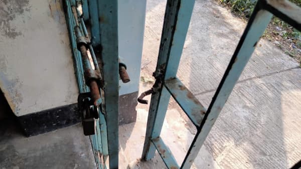 ঝালকাঠিতে শেখ রাসেল ডিজিটাল ল্যাব থেকে ১৬টি ল্যাপটপ চুরি