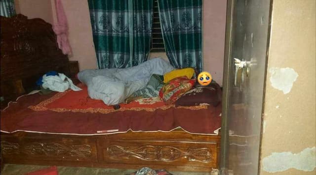 সিরাজগঞ্জে নিজ বাসায় মিললো বাবা-মা-মেয়ের গলাকাটা মরদেহ