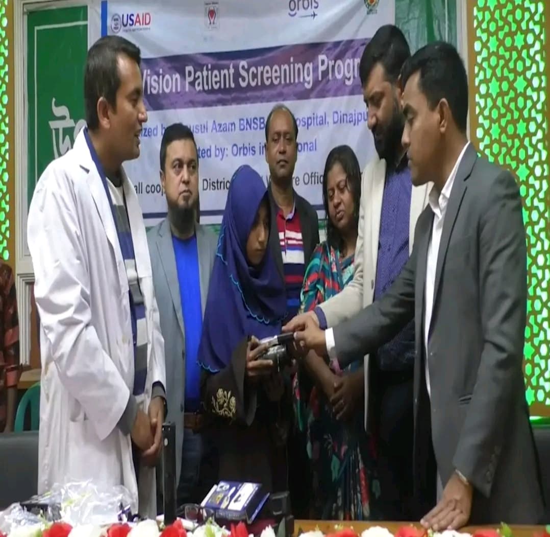 হিলিতে দিনব্যাপী ফ্রি চক্ষু শিবির অনুষ্ঠিত