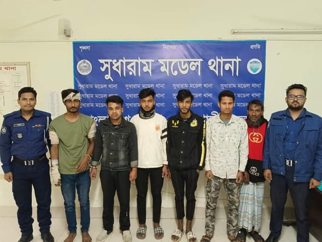 নোয়াখালীতে আধিপত্য বিস্তারে প্রবসাীকে কুপিয়ে হত্যার, আটক ৭