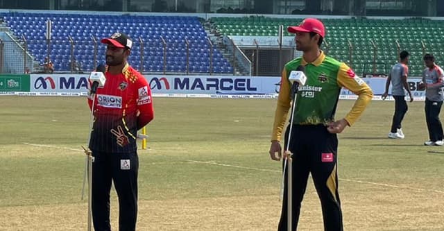 টস জিতে ঢাকাকে ব্যাটিংয়ে পাঠালেন কুমিল্লা