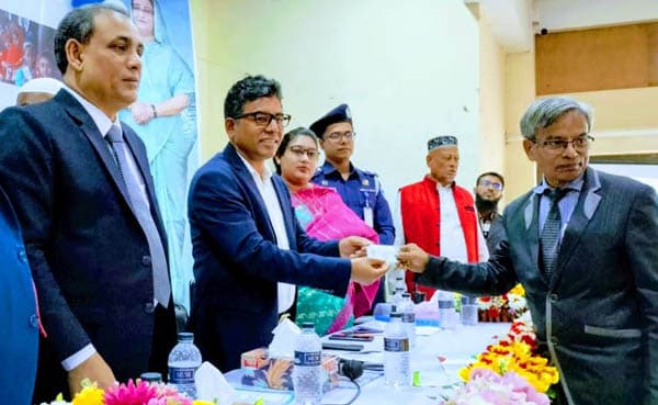 দেবীদ্বার স্মার্ট জাতীয় পরিচয়পত্র বিতরণ